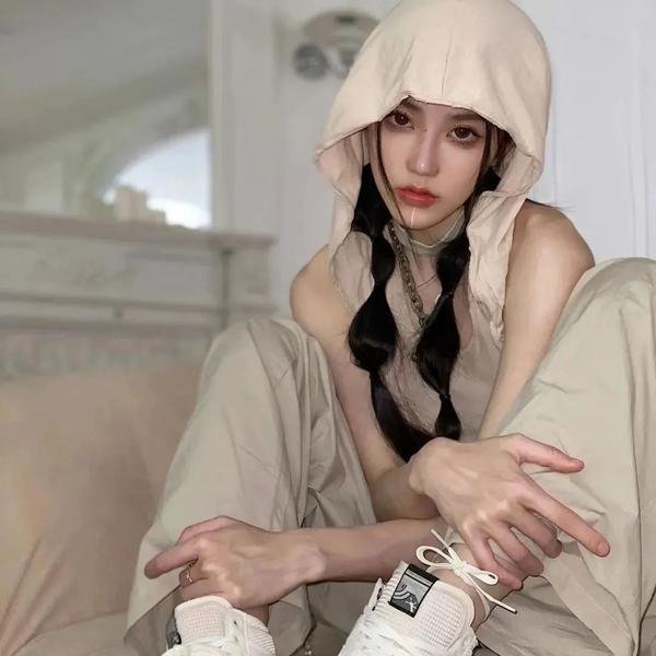 荒唐男荒唐女